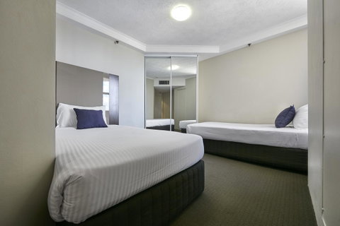 Novotel Surfers Paradise - Taree Accommodation 12