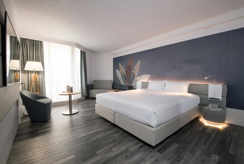 Novotel Surfers Paradise - Taree Accommodation 9