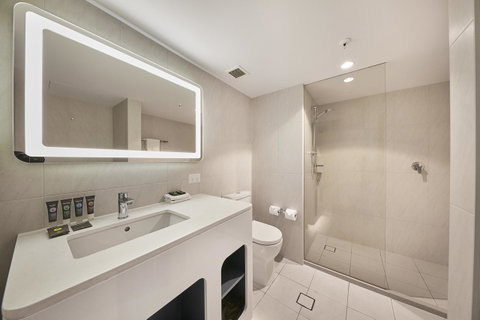 Novotel Surfers Paradise - Taree Accommodation 16