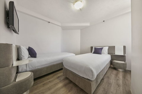 Novotel Surfers Paradise - Taree Accommodation 23