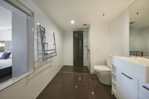 Novotel Surfers Paradise - Taree Accommodation 30