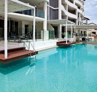 Waters Edge Apartment Cairns - Taree Accommodation