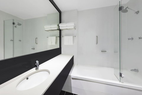 Vibe Hotel Gold Coast - Taree Accommodation 13