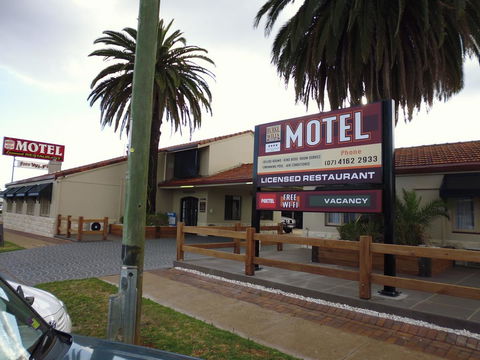 Burke & Wills Motor Inn - Taree Accommodation 3