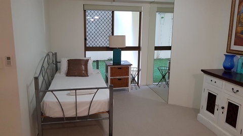 Gemini Court Holiday Apartments - Taree Accommodation 14