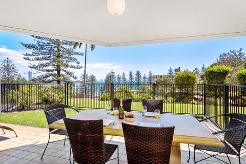 Gemini Court Holiday Apartments - Taree Accommodation 13