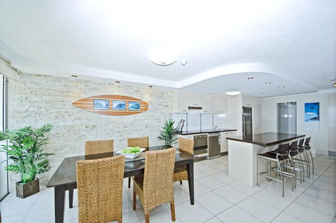 Burleigh Beach Tower - Taree Accommodation 14