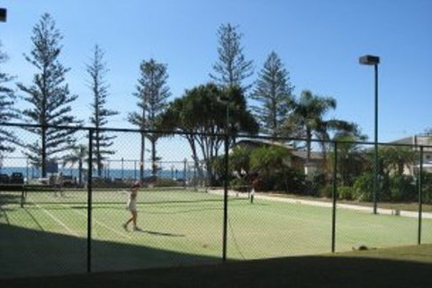 Burleigh Beach Tower - Taree Accommodation 10