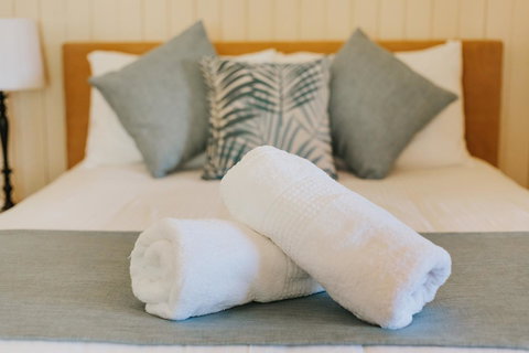 Apple Blossom Cottages - Taree Accommodation 12