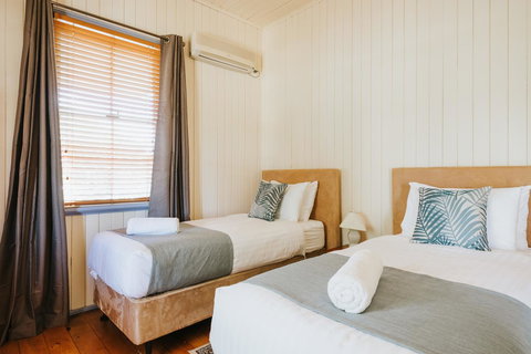 Apple Blossom Cottages - Taree Accommodation 11