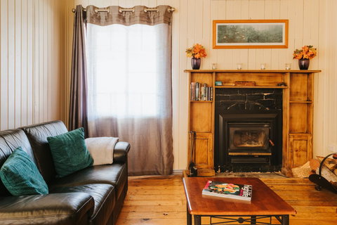 Apple Blossom Cottages - Taree Accommodation 4