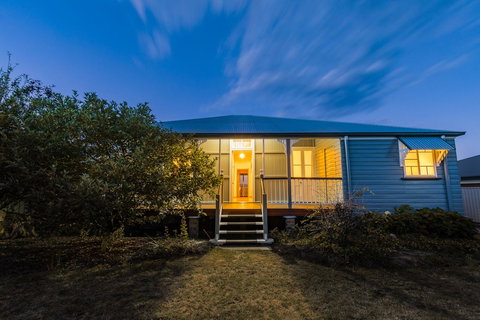 Apple Blossom Cottages - Taree Accommodation 0