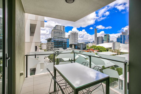 Vine Apartments South Brisbane - Taree Accommodation 3