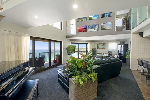 Burleigh Esplanade Apartments - Taree Accommodation 26