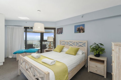 Burleigh Esplanade Apartments - Taree Accommodation 17