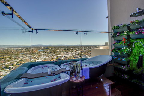 Burleigh Esplanade Apartments - Taree Accommodation 8