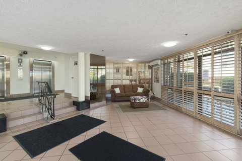Burleigh Esplanade Apartments - Taree Accommodation 31