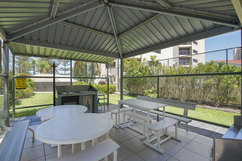 Burleigh Esplanade Apartments - Taree Accommodation 24