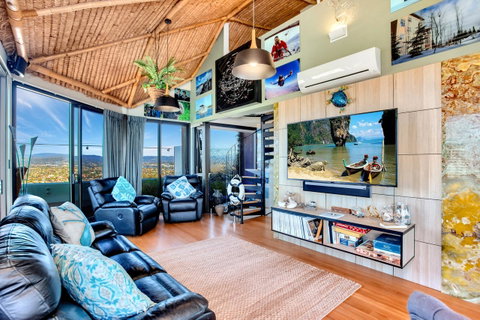 Burleigh Esplanade Apartments - Taree Accommodation 12