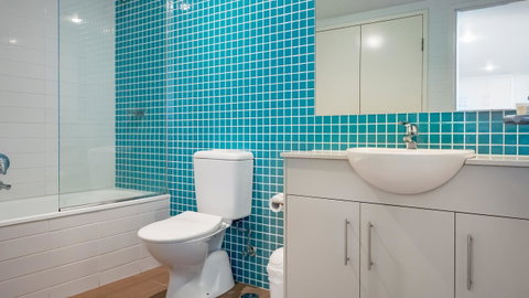 Swell Resort Burleigh Heads - Taree Accommodation 39