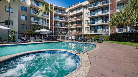 Swell Resort Burleigh Heads - Taree Accommodation 1