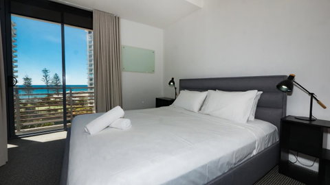 Swell Resort Burleigh Heads - Taree Accommodation 3