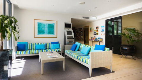 Swell Resort Burleigh Heads - Taree Accommodation 18