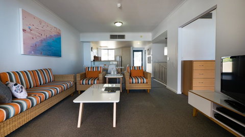 Swell Resort Burleigh Heads - Taree Accommodation 26