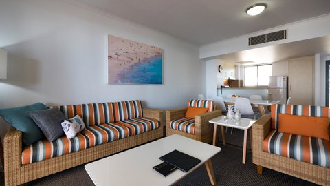 Swell Resort Burleigh Heads - Taree Accommodation 9