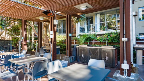 Swell Resort Burleigh Heads - Taree Accommodation 16