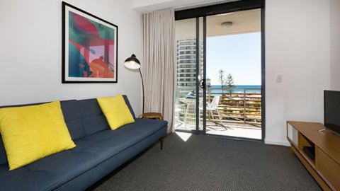 Swell Resort Burleigh Heads - Taree Accommodation 2