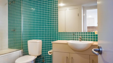 Swell Resort Burleigh Heads - Taree Accommodation 41