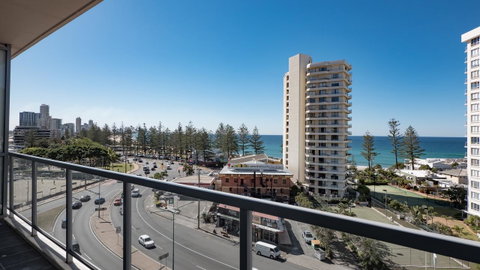 Swell Resort Burleigh Heads - Taree Accommodation 32