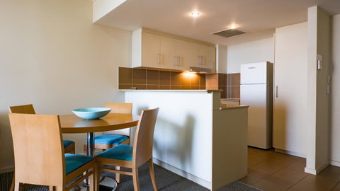 Swell Resort Burleigh Heads - Taree Accommodation 4