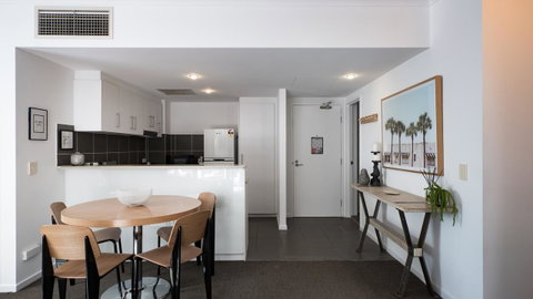Swell Resort Burleigh Heads - Taree Accommodation 40