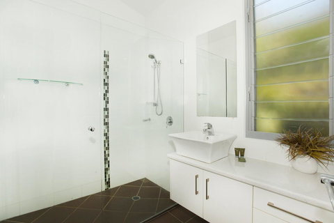 224 Centenary Heights Road Coolum Beach, 500 Dollar Bond, Linen Included - Taree Accommodation 10