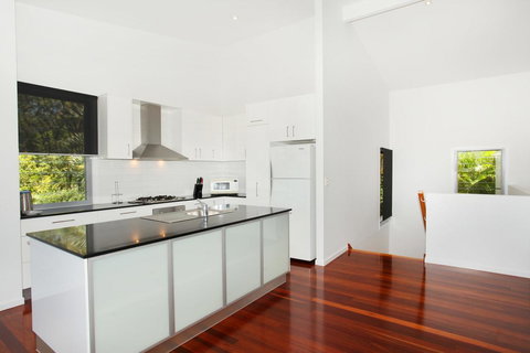 224 Centenary Heights Road Coolum Beach, 500 Dollar Bond, Linen Included - Taree Accommodation 1