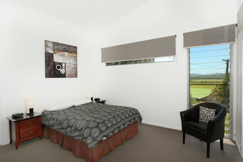 224 Centenary Heights Road Coolum Beach, 500 Dollar Bond, Linen Included - Taree Accommodation 13