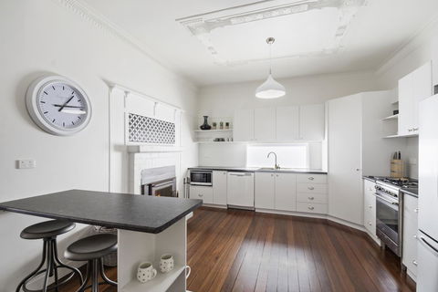 The Lighthouse - Taree Accommodation 12