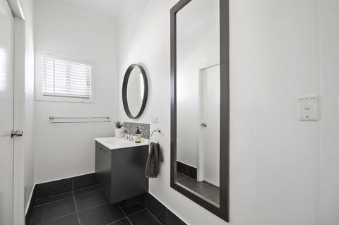 The Lighthouse - Taree Accommodation 13