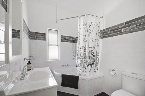 The Lighthouse - Taree Accommodation 14