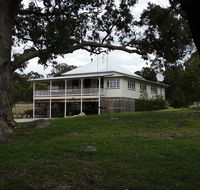Loughmore House - Taree Accommodation