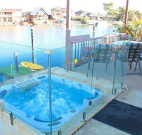 Waterside Resort Style - Taree Accommodation
