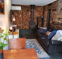 William Hunt's Retreat - Redwood Studio - Taree Accommodation