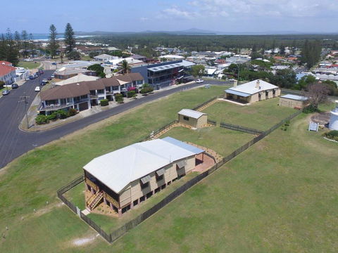Yamba Pilot Cottage 1 - Pets Welcome - Close To Beach - Taree Accommodation 2