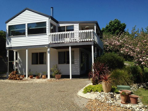Yarra Glen Bed & Breakfast - Taree Accommodation 0