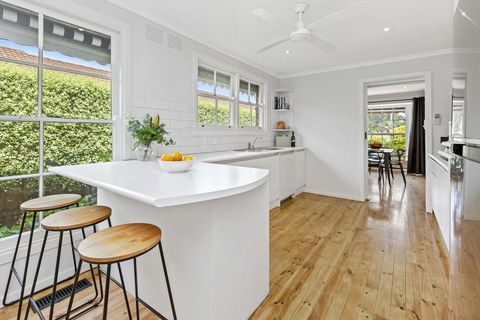 YIN-YANG - MOUNT ELIZA - Taree Accommodation 2