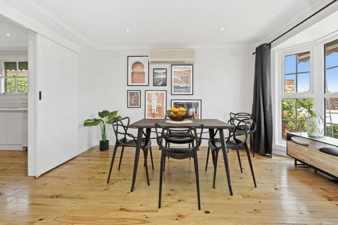 YIN-YANG - MOUNT ELIZA - Taree Accommodation 0