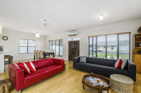 Zaahira House - Taree Accommodation 1