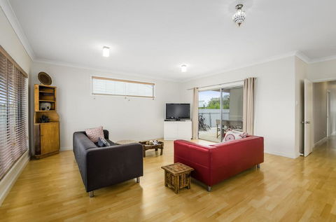 Zaahira House - Taree Accommodation 2